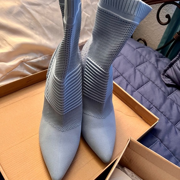 Steve Madden Light Blue Knit Ankle Boots 👢 - Picture 5 of 6